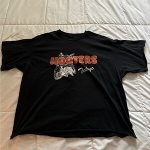 Hooters Tokyo Cropped Tee